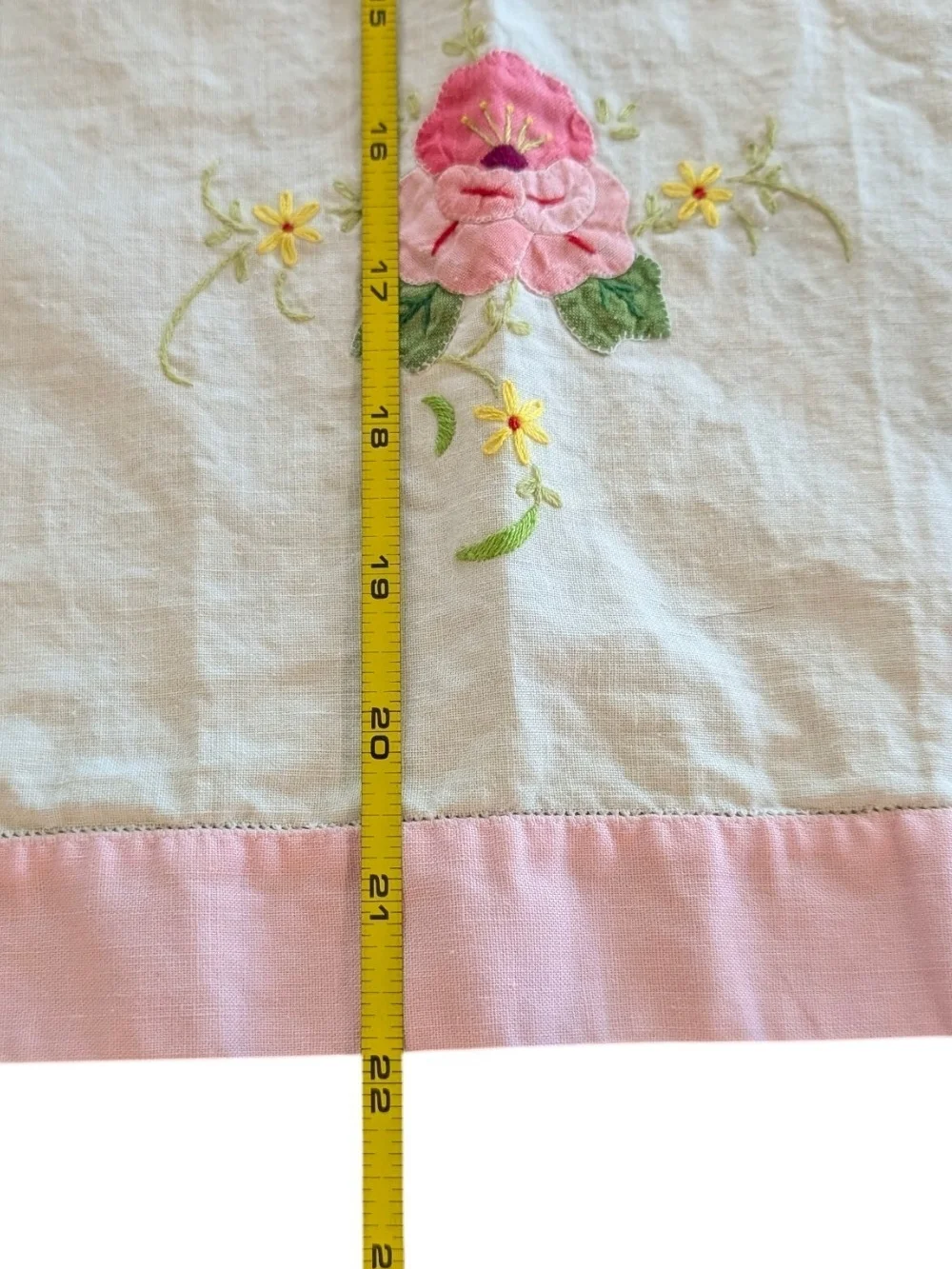 White and Pink Floral Embroidered Tea Towels Set